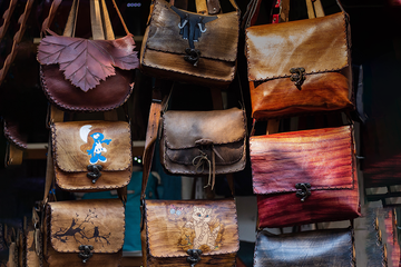 Top 5 Vintage Bags Every Woman Should Own