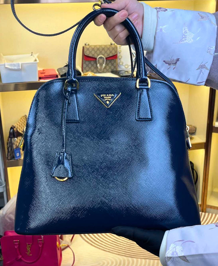Ysl 700