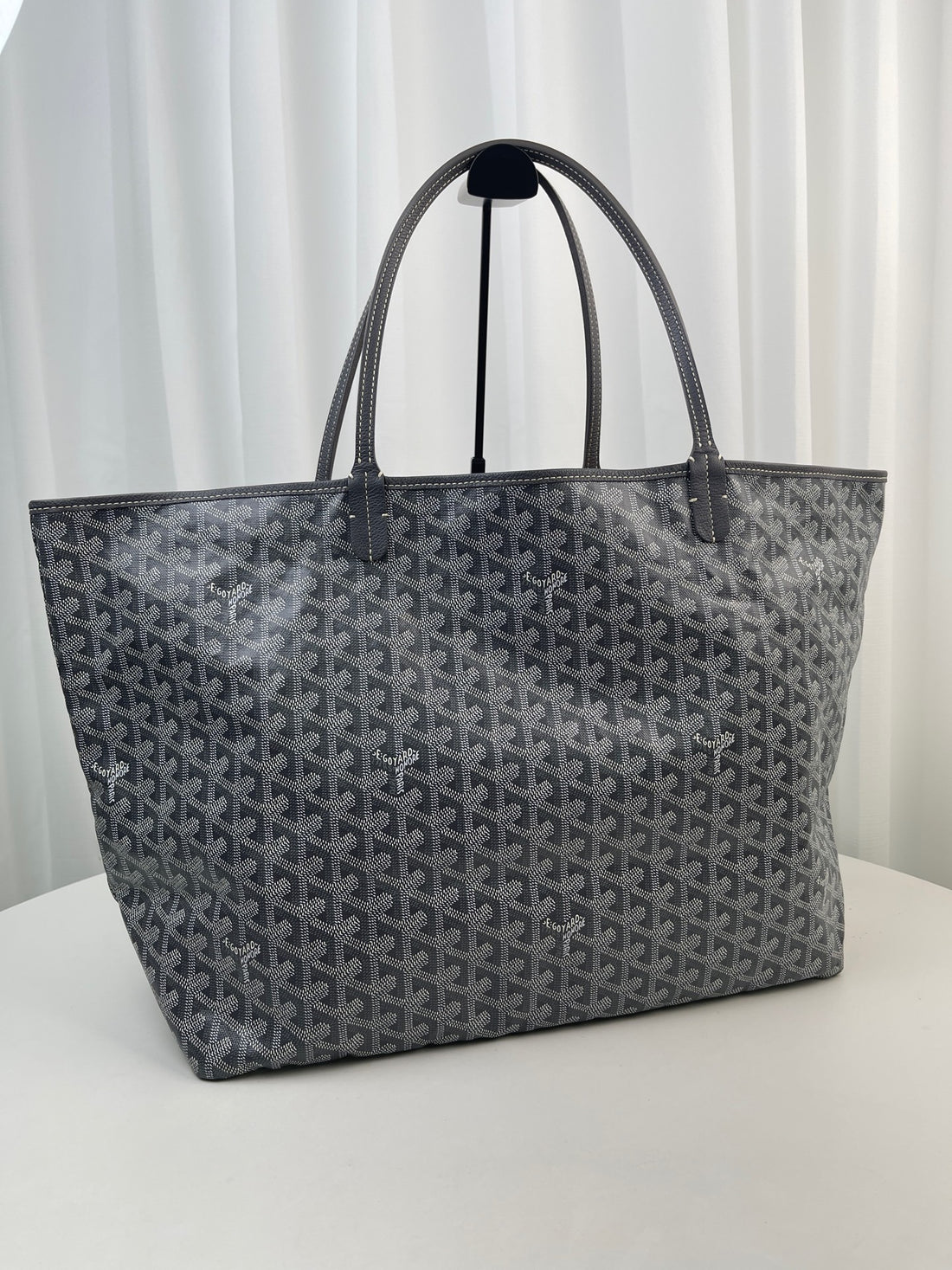 GOYARD St. Louis Pm Grey Handbag/Tote Bag