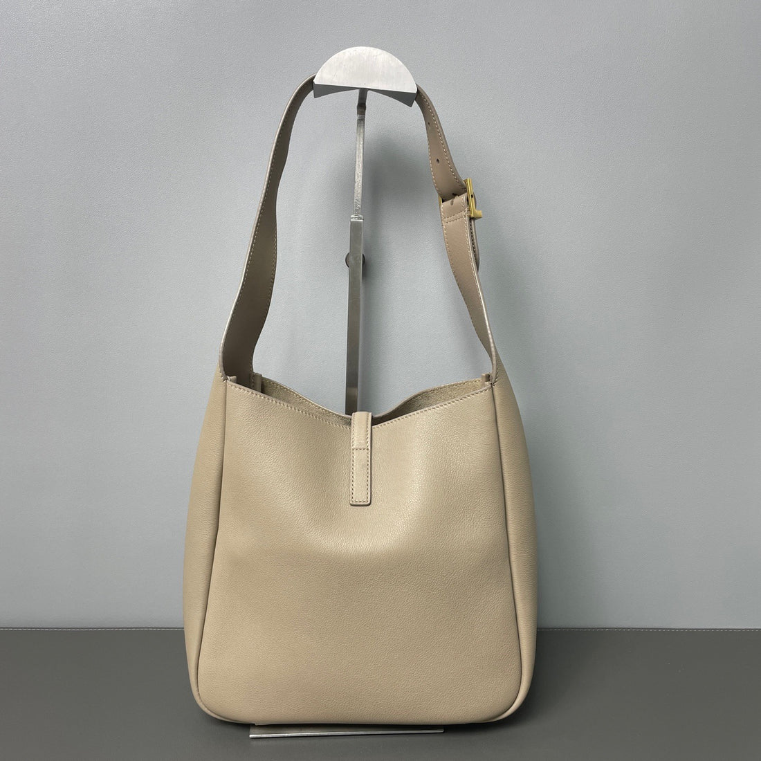 Saint Laurent Small Grained Calfskin Le 5 A 7 Soft Shoulder Bag, Grey-Brown