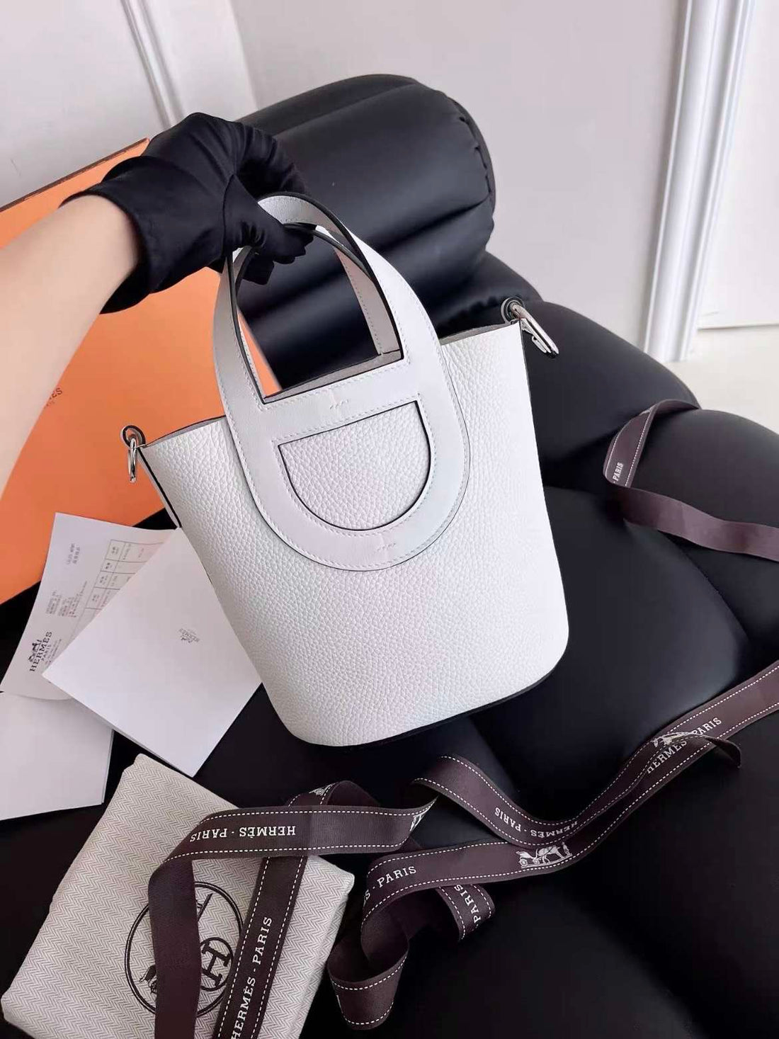 Hermes In The Loop Handbag with Handles, White