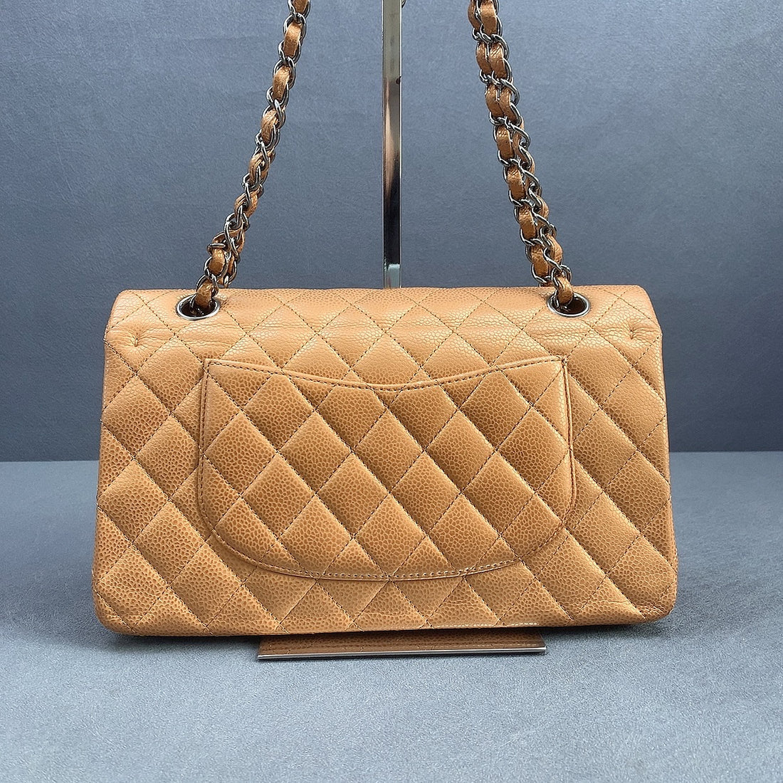 Chanel medium CF chain bag, made of pebbled leather and silver hardware.