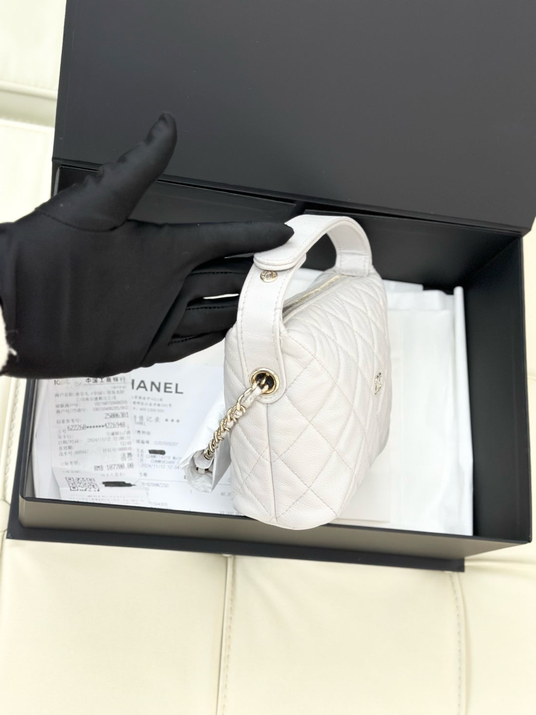Chanel 25C series white caviar leather handbag