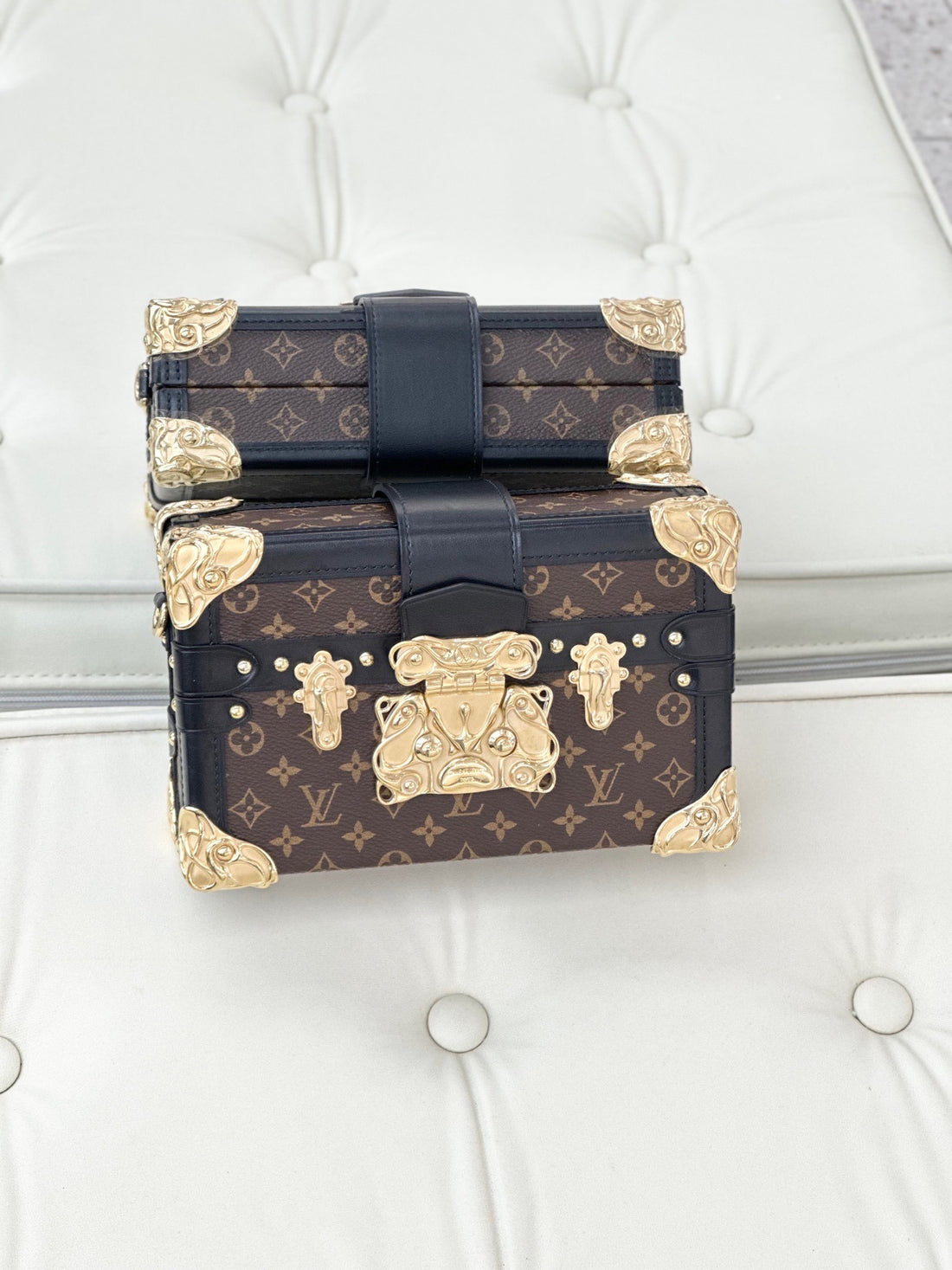 LV Limited Edition 25SS Monogram S-lock Hard Box Shoulder/Crossbody Bag