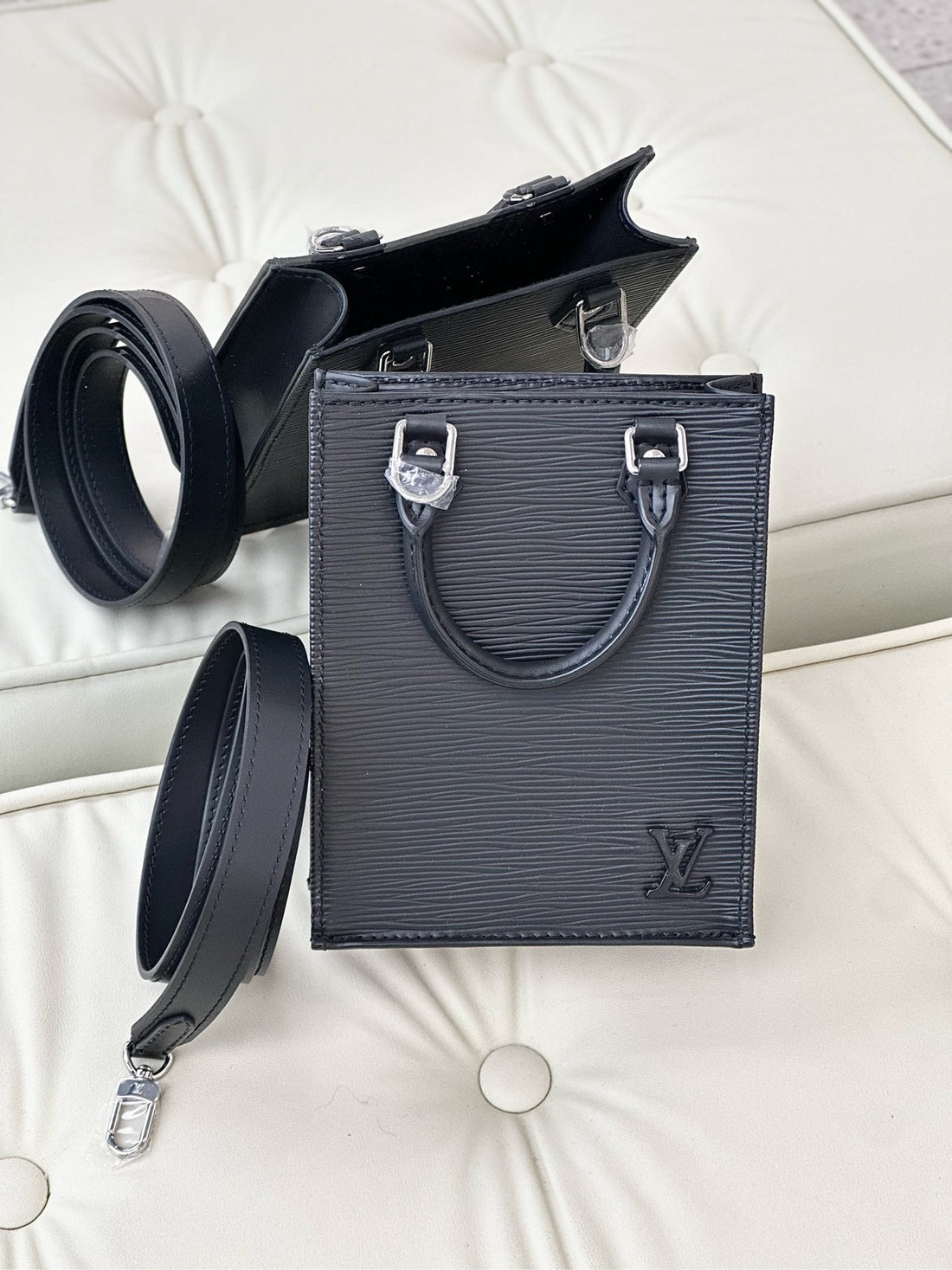 LOUIS VUITTON LV Black Epi Leather Petit Saucer Patch Two-Way Bag