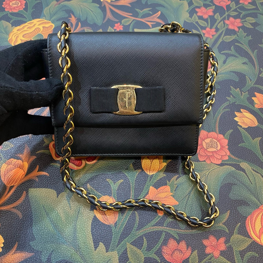 Salvatore Ferragamo

Leather crossbody bag