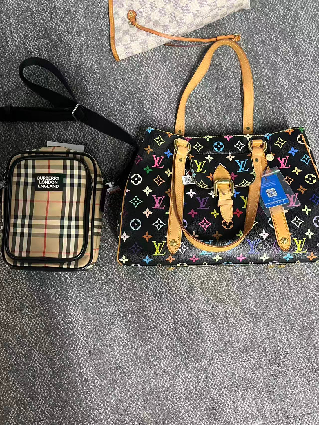 lisa 10bags +3 charms 1-4